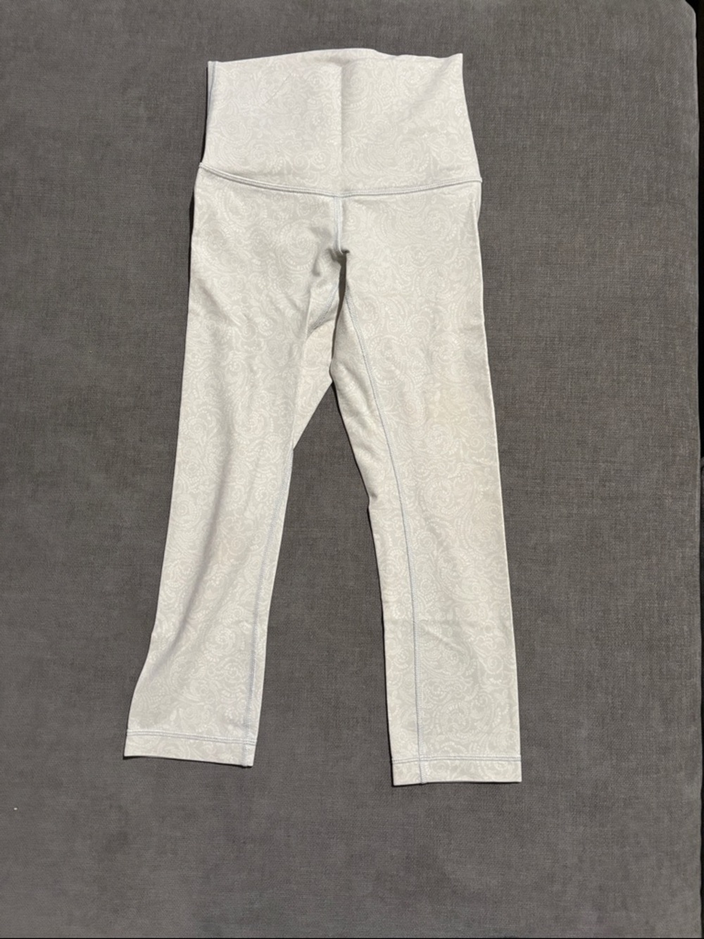 lululemon athletica Light Gray Paisley-Print Joggers - Picture 3 of 3